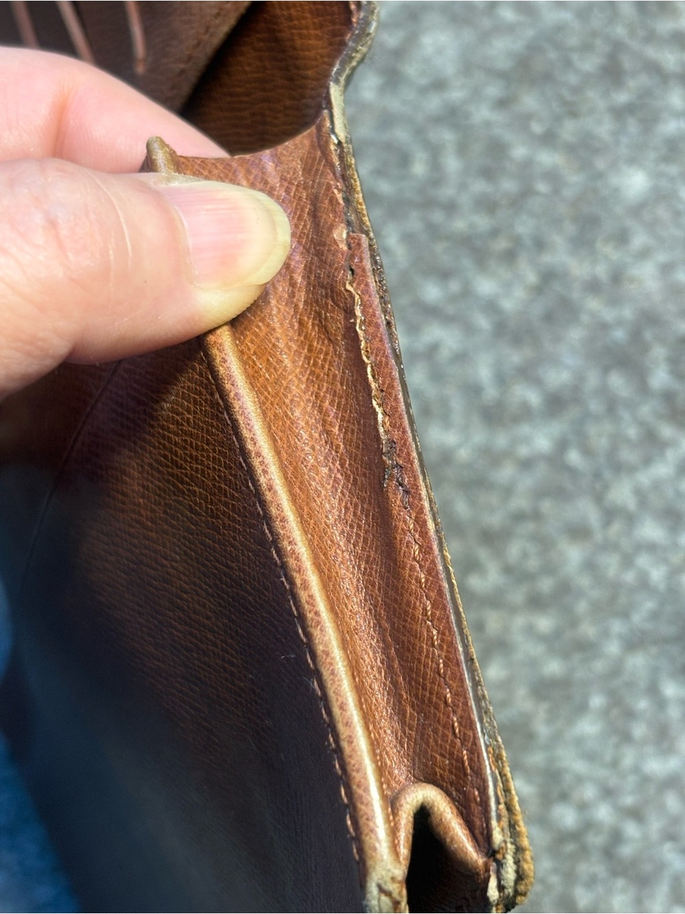 Authentic Louis Vuitton monogram checkbook wallet - Picture 13 of 13